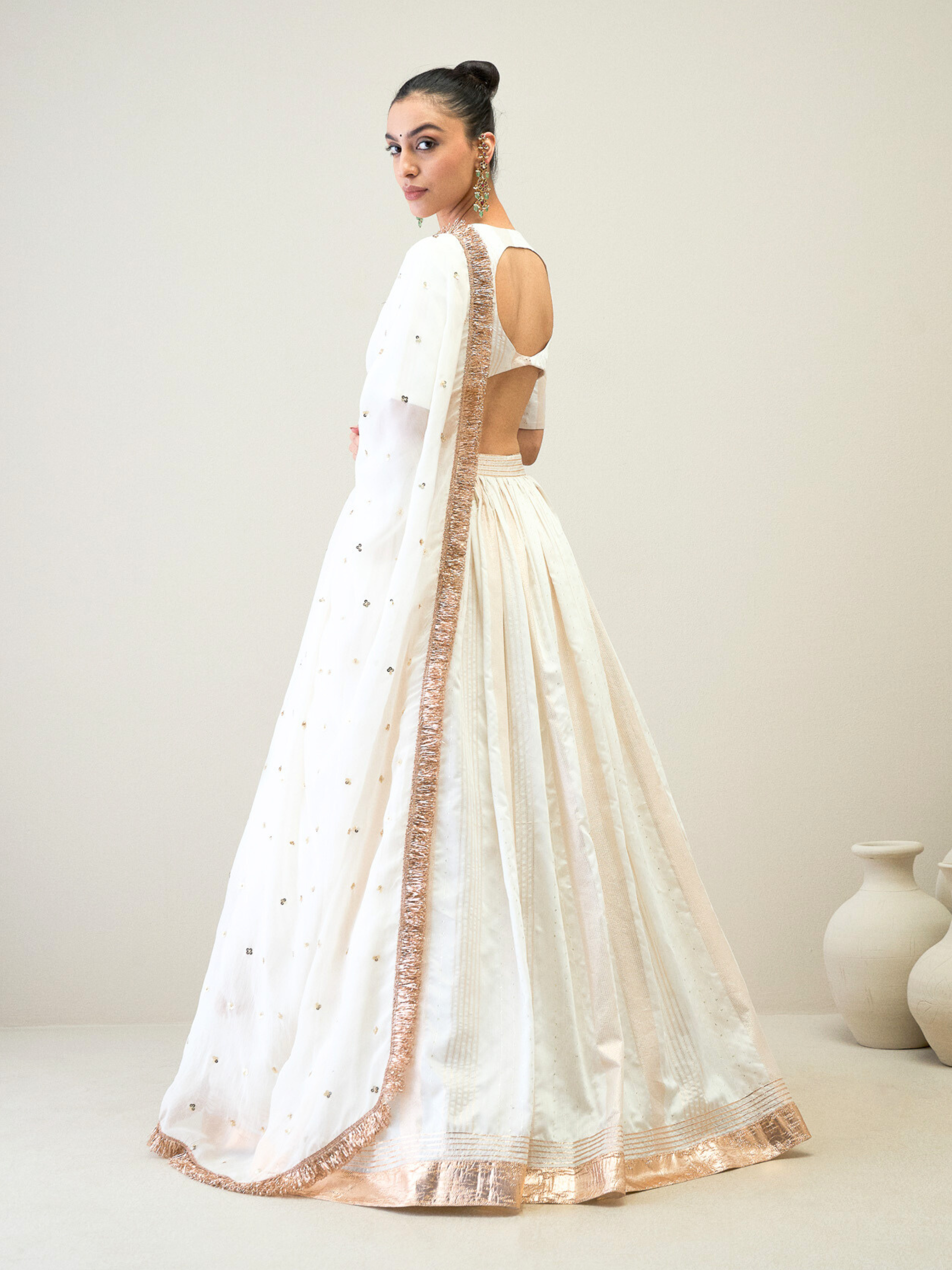 RoohbyRidhimaa- Shwet Lehenga Set