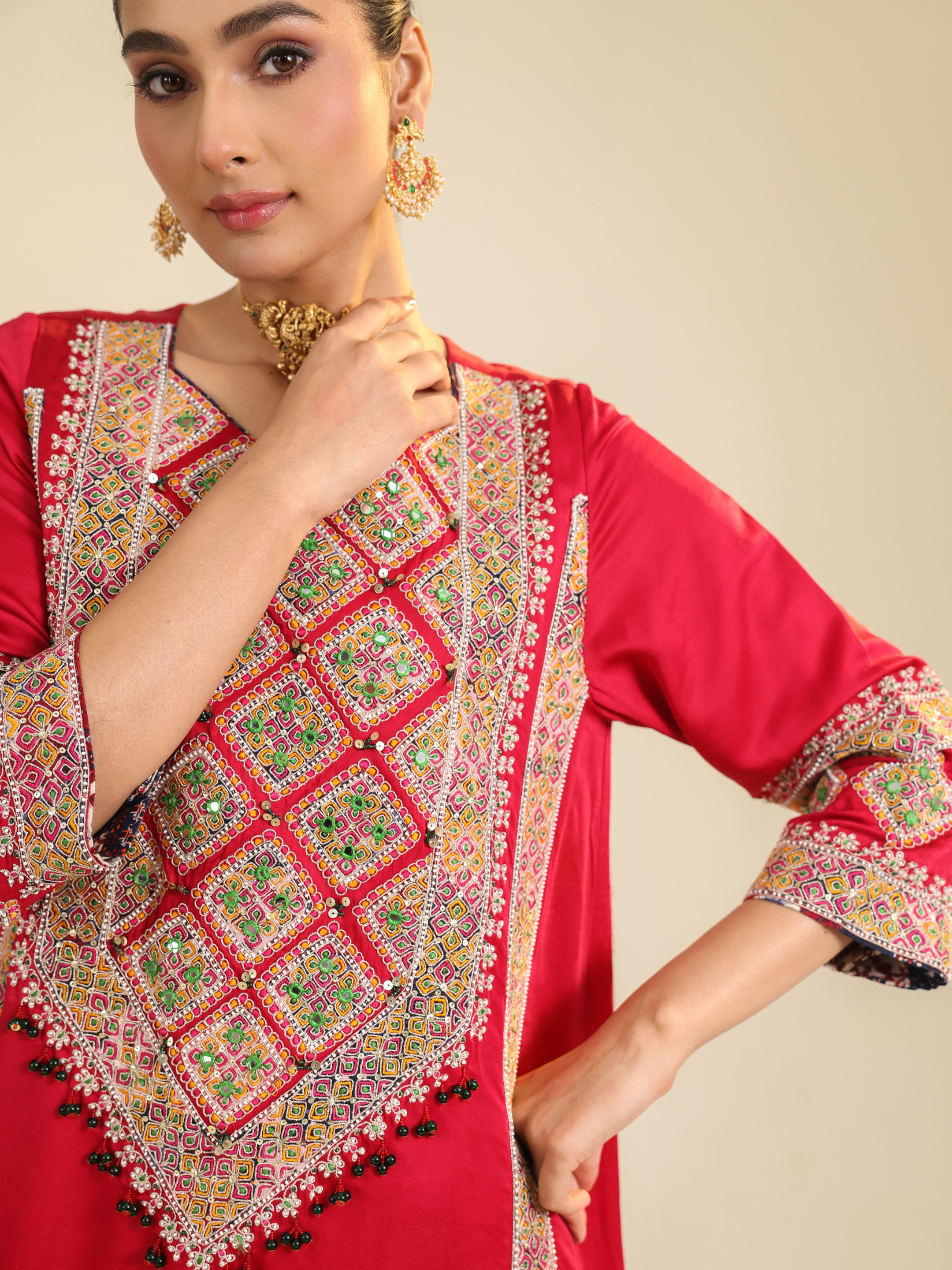 Red Aynaz Kurta Set