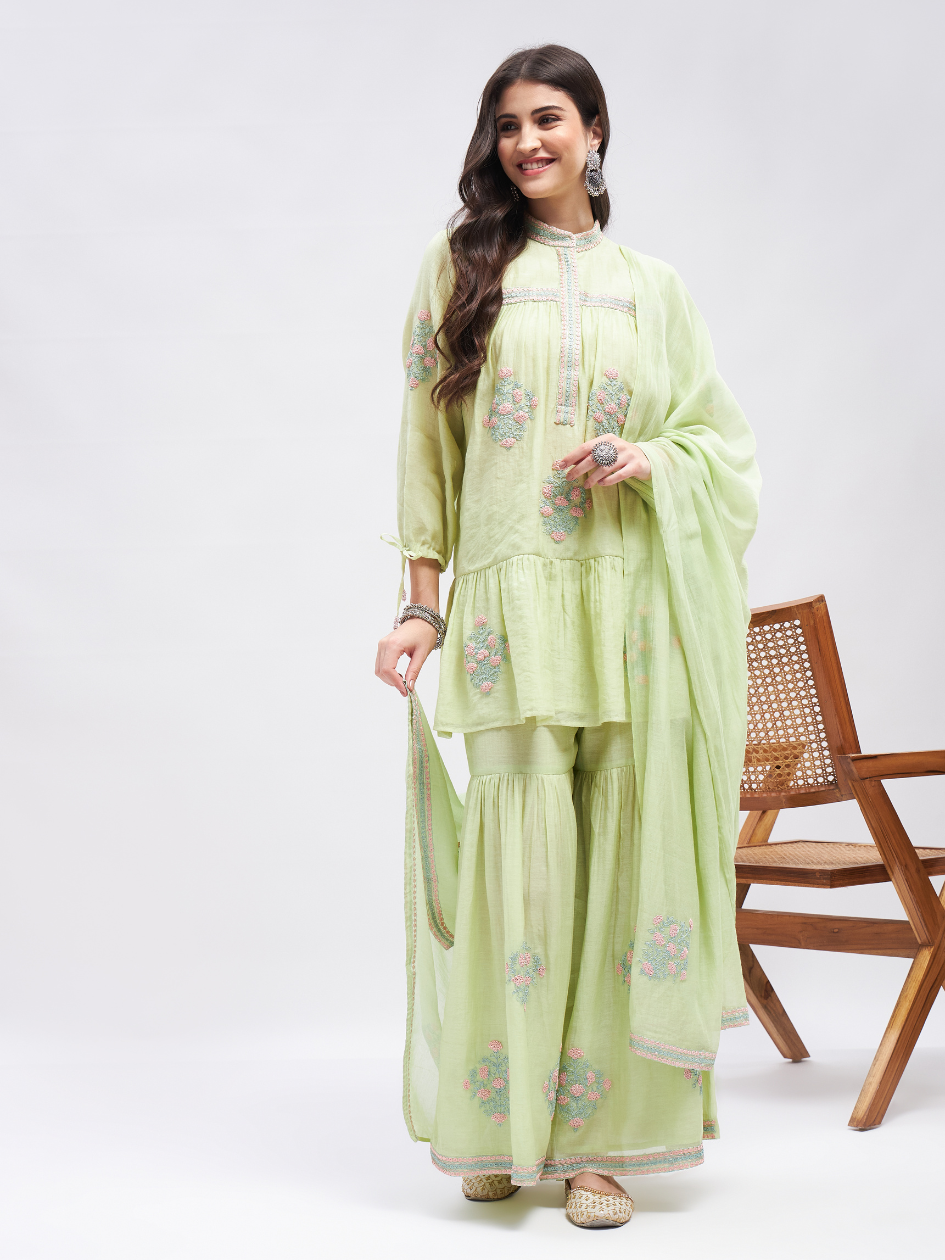 RoohbyRidhimaa- Nazakat Kurta Set