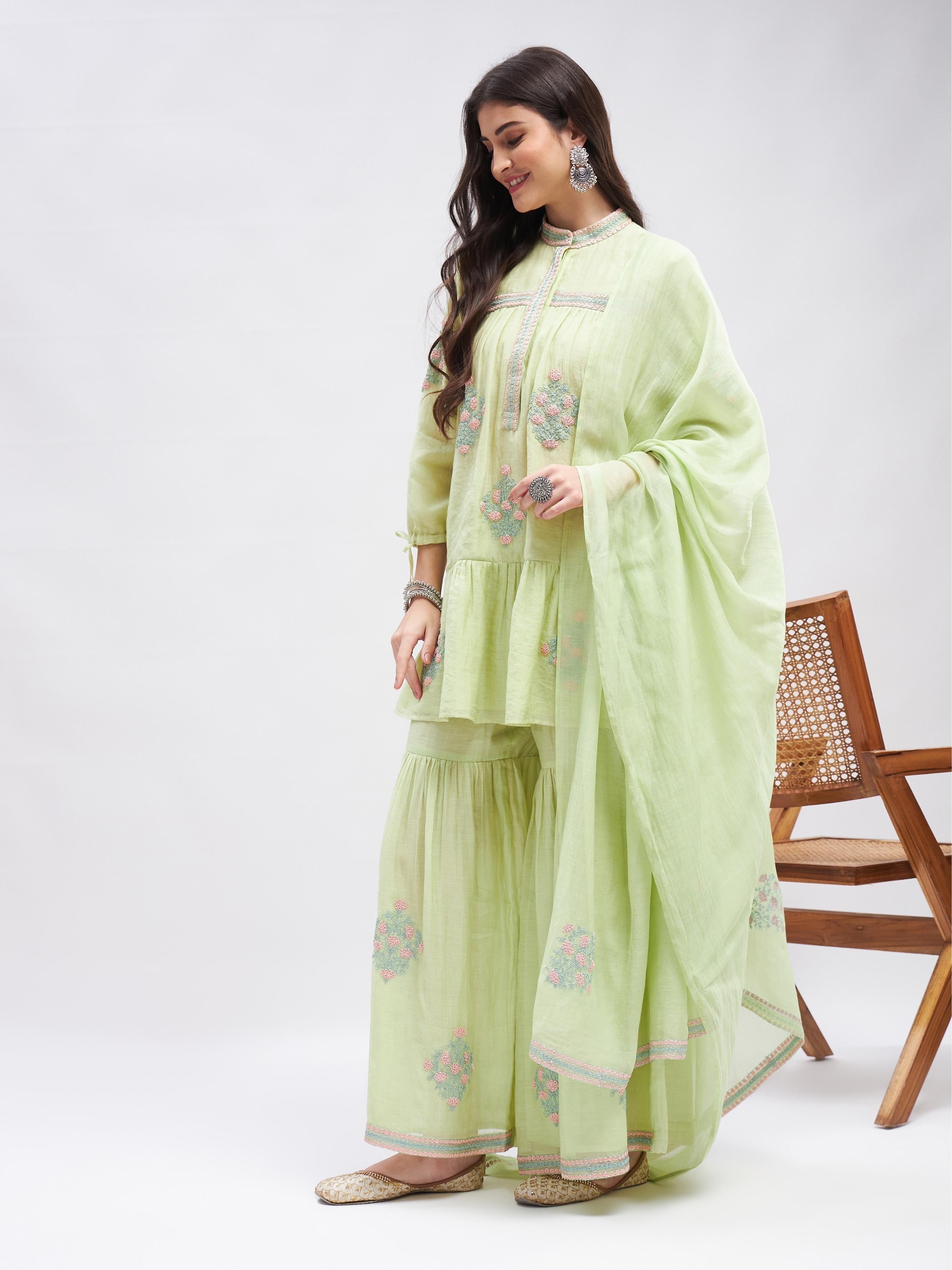 RoohbyRidhimaa- Nazakat Kurta Set