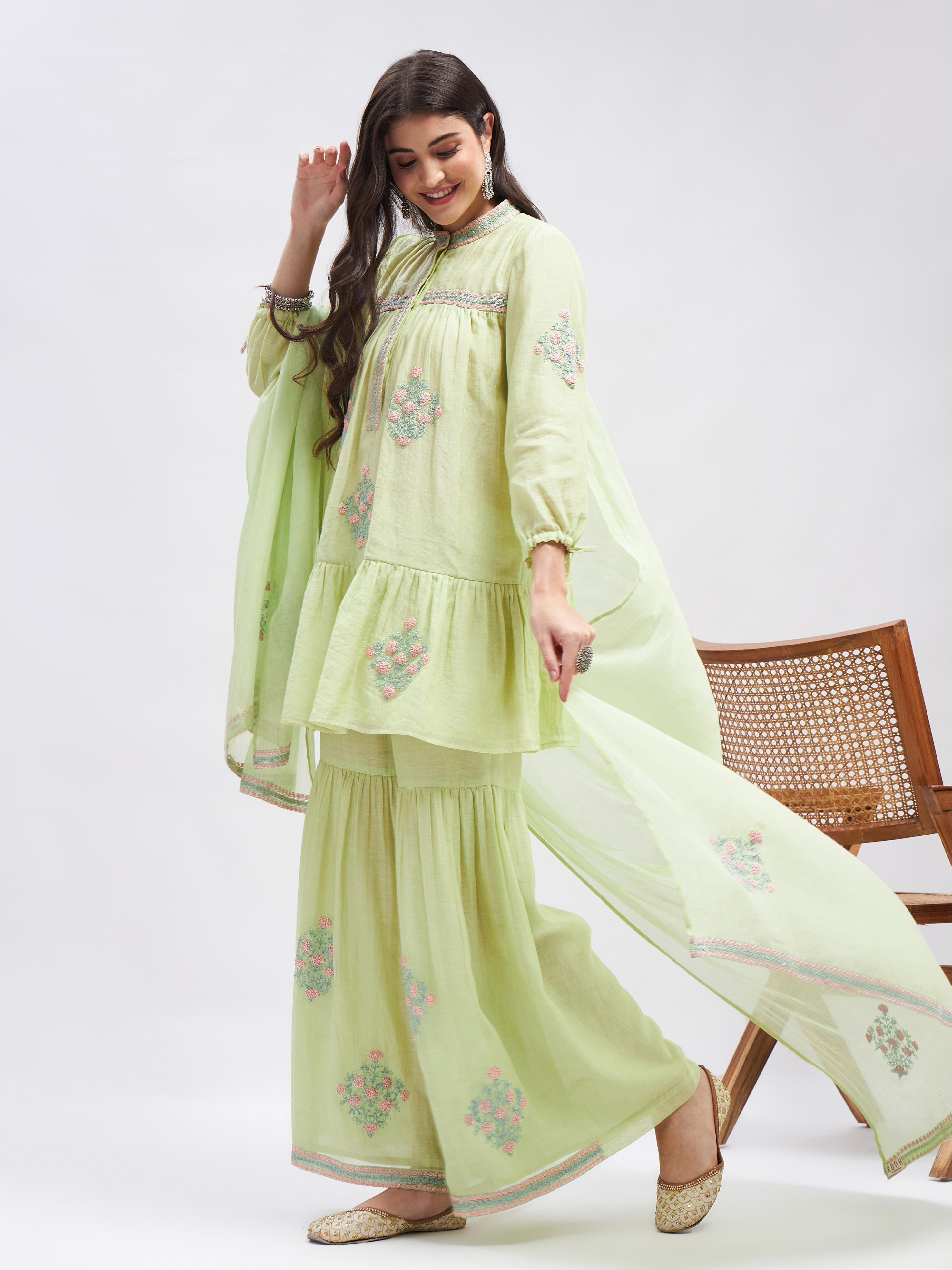 RoohbyRidhimaa- Nazakat Kurta Set