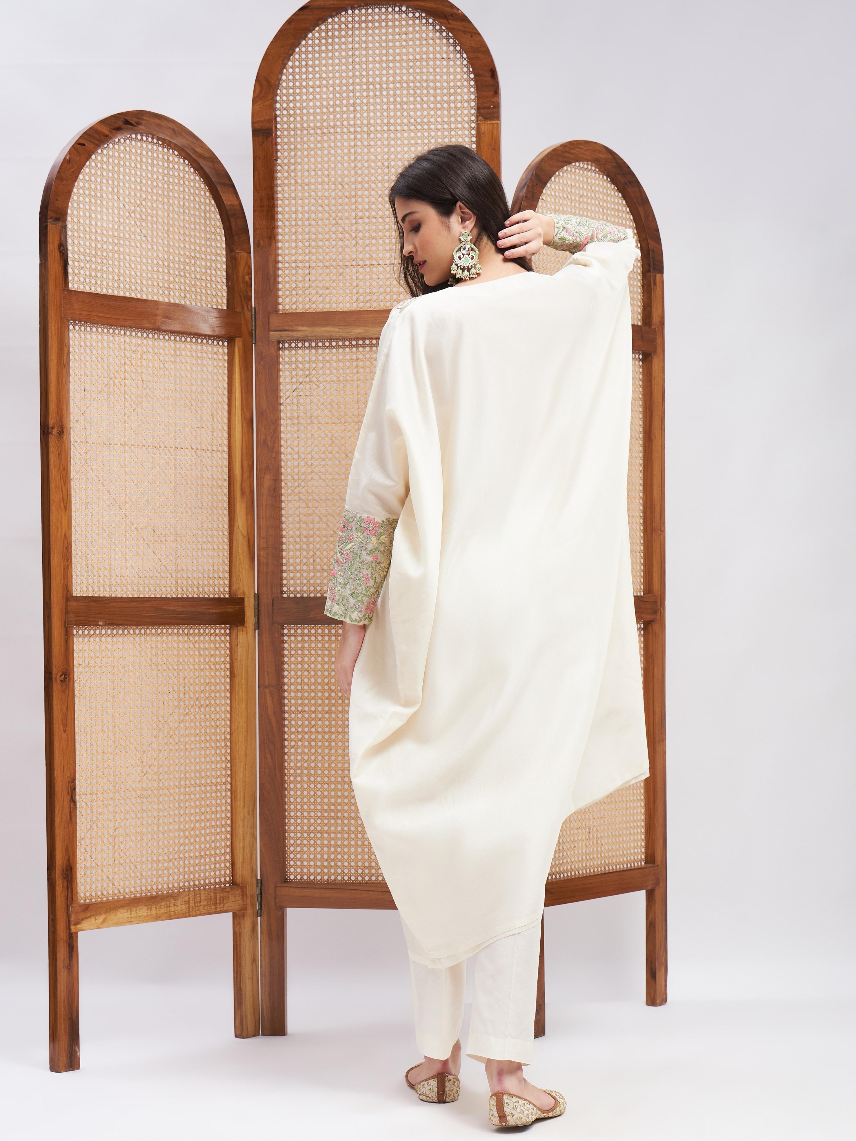 RoohbyRidhimaa- Ruhaniyat Kaftan Kurta Set
