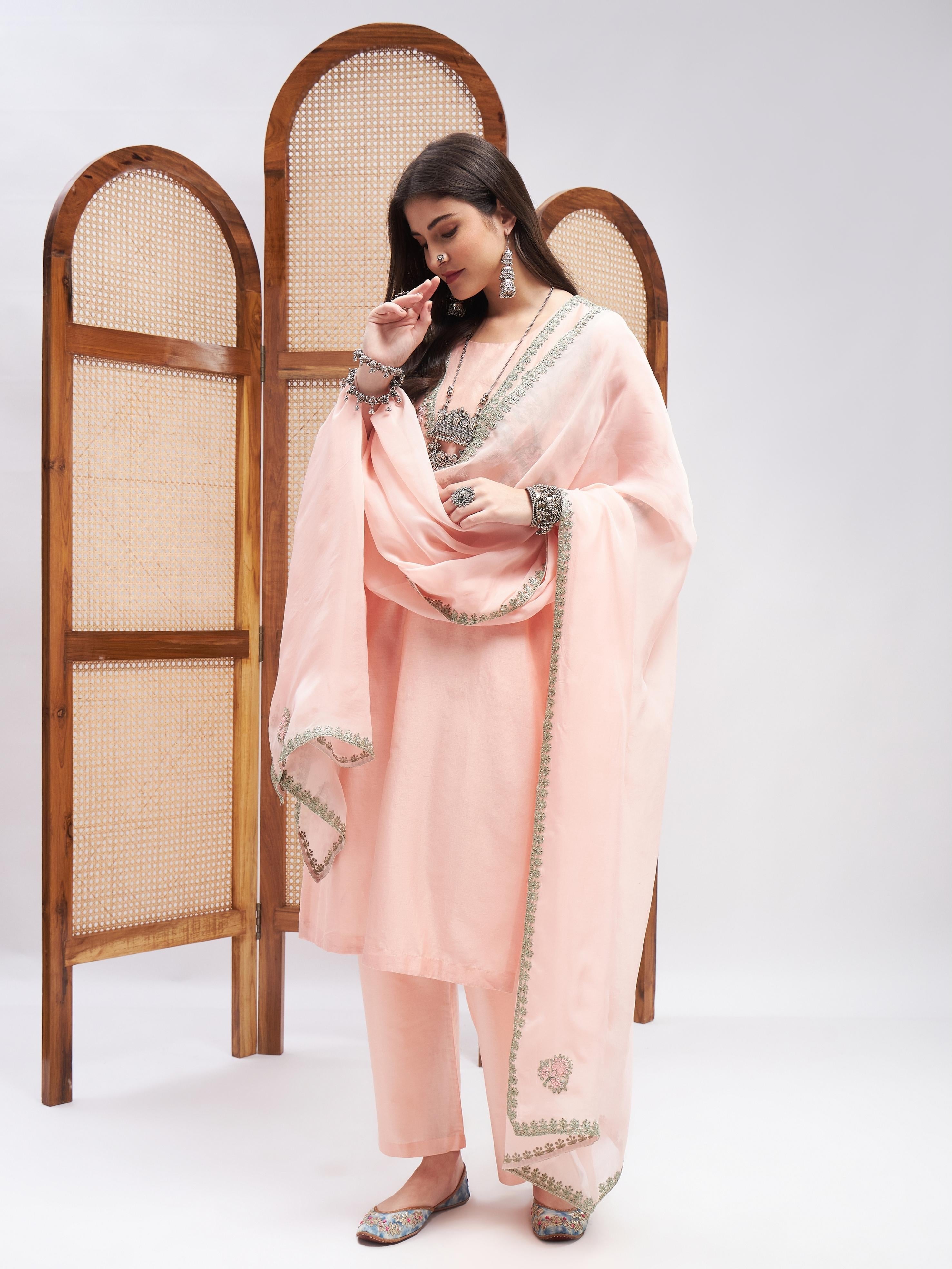 RoohbyRidhimaa- Iqraar Kurta Set